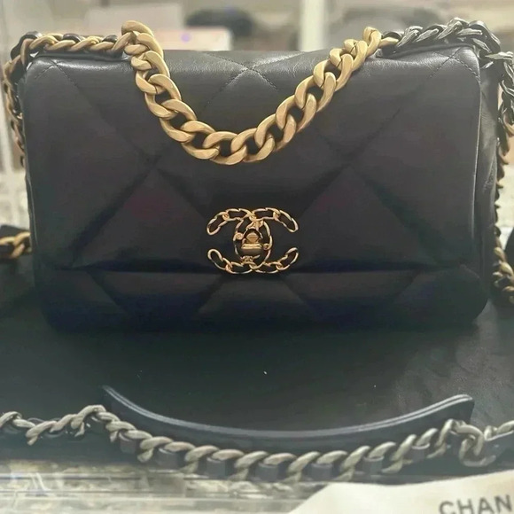 💕Chanel 19 SMALL💕 - Picture 14 of 14